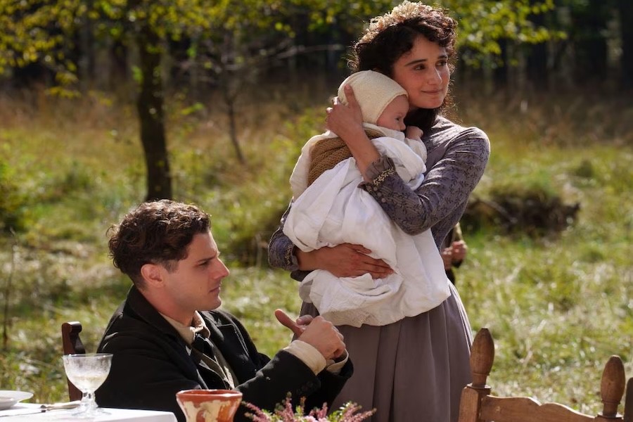 Italian TOP 10 (from Dec 29 to Jan 4, 2025): Chart dominated by NYE's events live from squares in the South of Italy (Catanzaro and Bari); drama Prima di Noi debuted at #7 while minidrama Se Fossi Te closed at #3